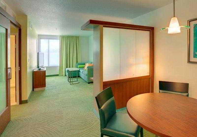 สปริงฮิลล์ สวีท เร็กซ์เบิร์ก Hotel ภายนอก รูปภาพ