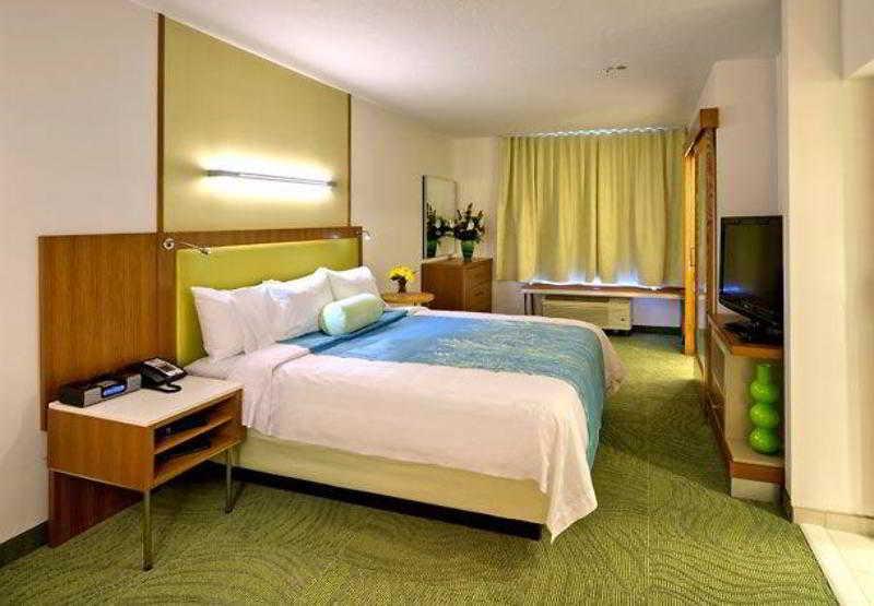 สปริงฮิลล์ สวีท เร็กซ์เบิร์ก Hotel ภายนอก รูปภาพ